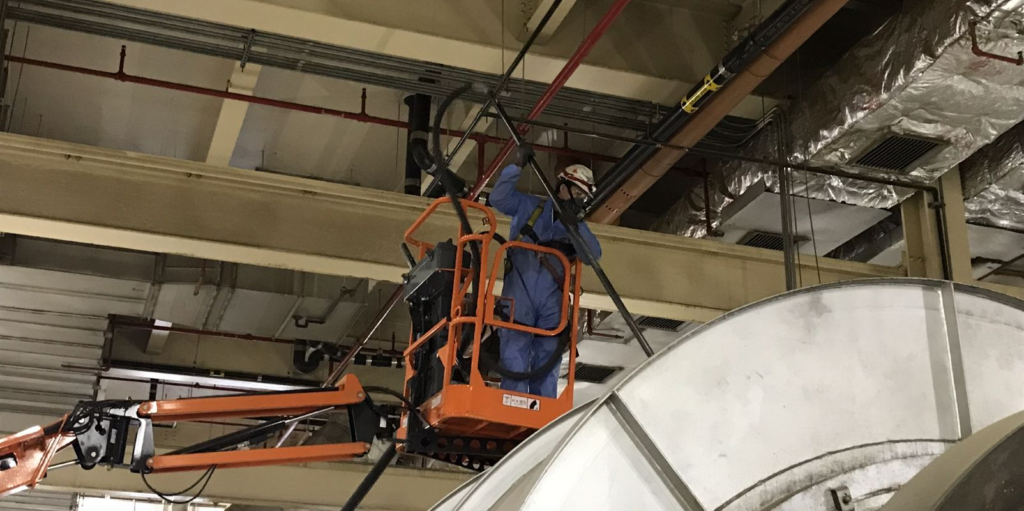 electric mast boom lift