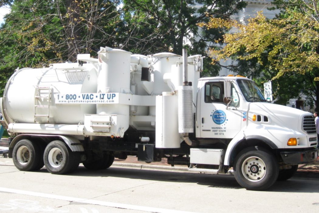 Industrial vacuum truck for cleaning